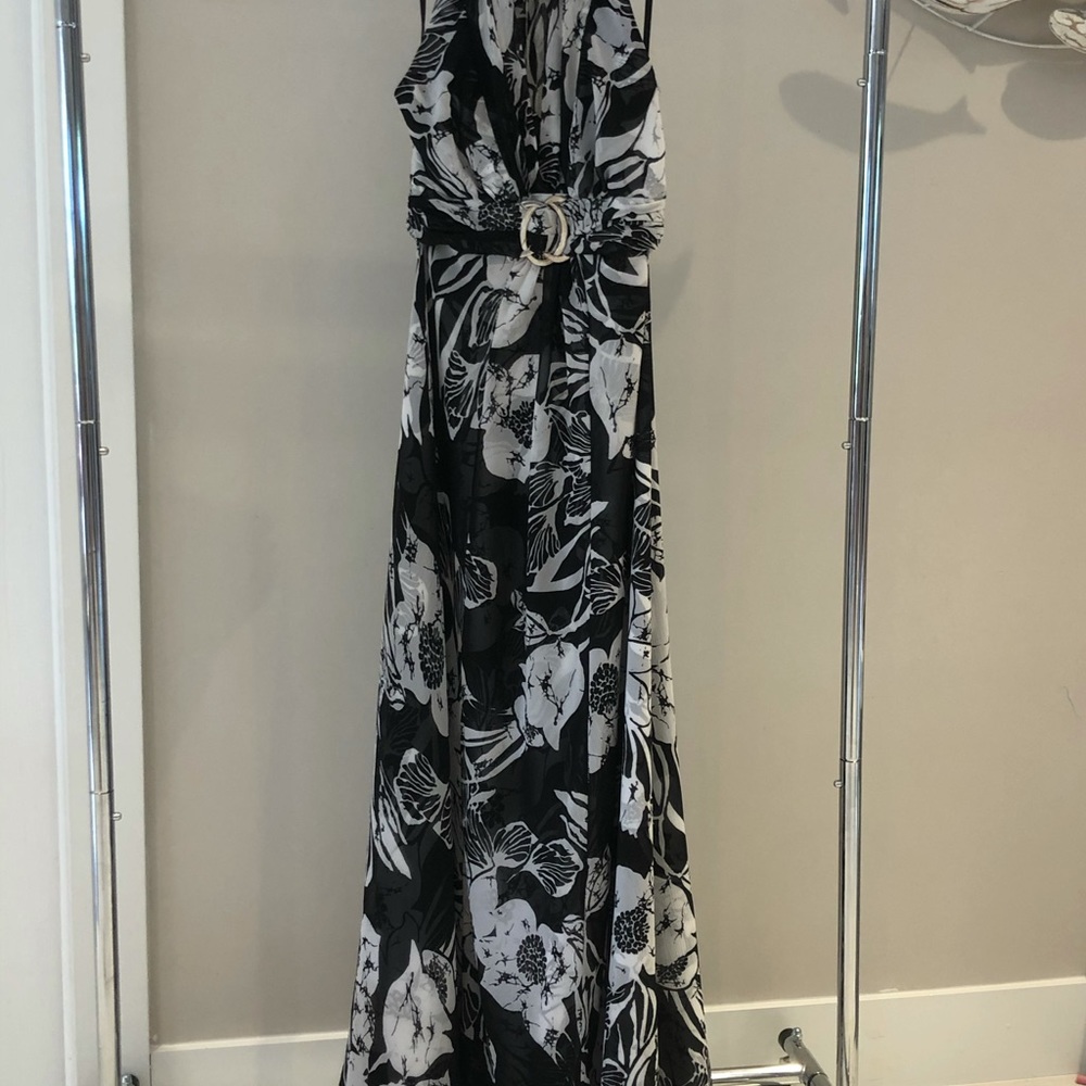 Beautiful long White House Black market dress.